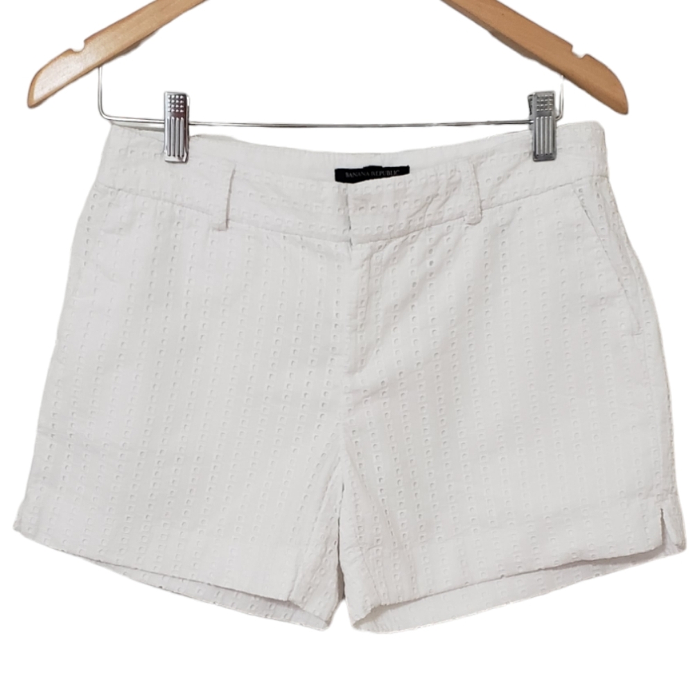 Banana Republic Women's White Eyelet Short 4 1/2" Size 0